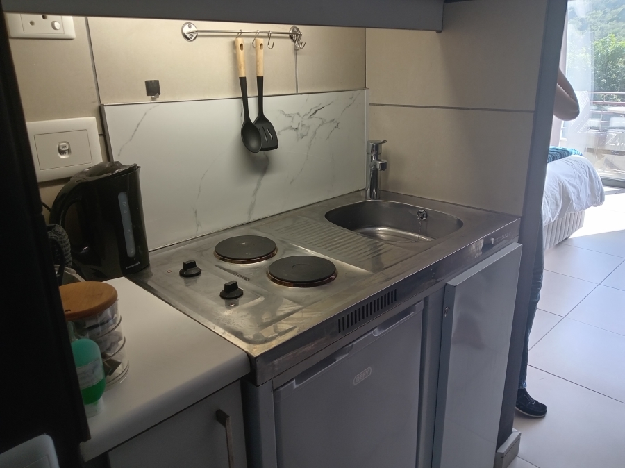 To Let 1 Bedroom Property for Rent in Herolds Bay Western Cape